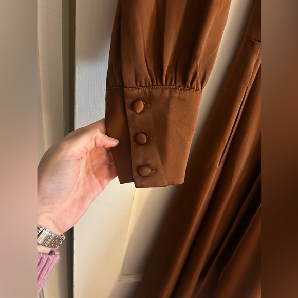 Dainty Jewells Rust Dress 🤎 - Picture 3 of 7